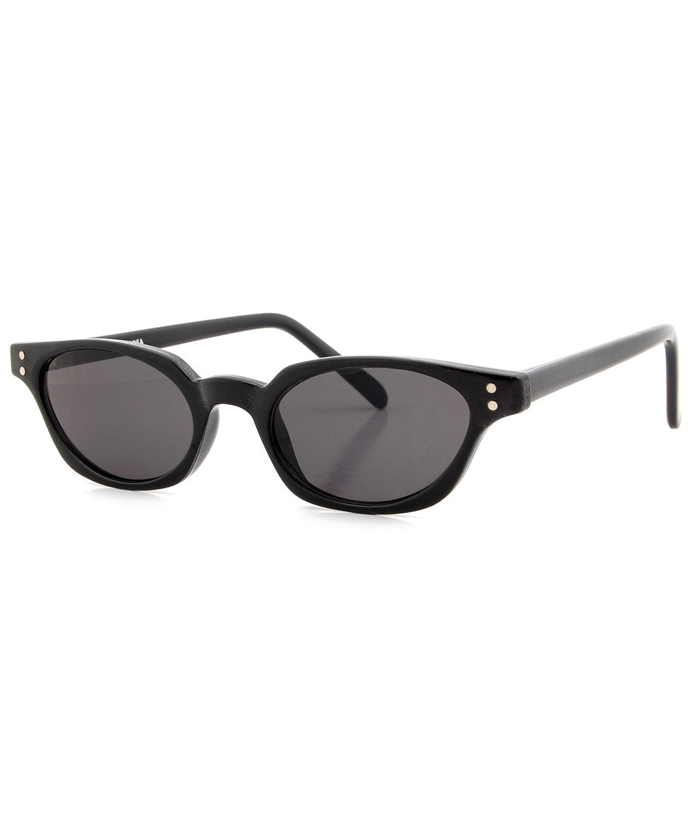 cat-eye sunglasses