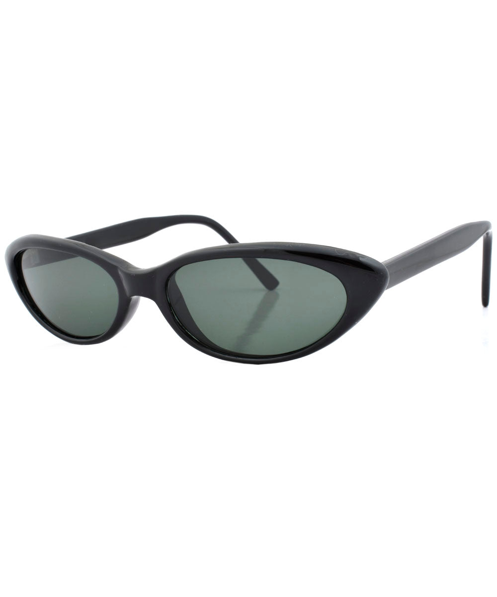 cat-eye sunglasses