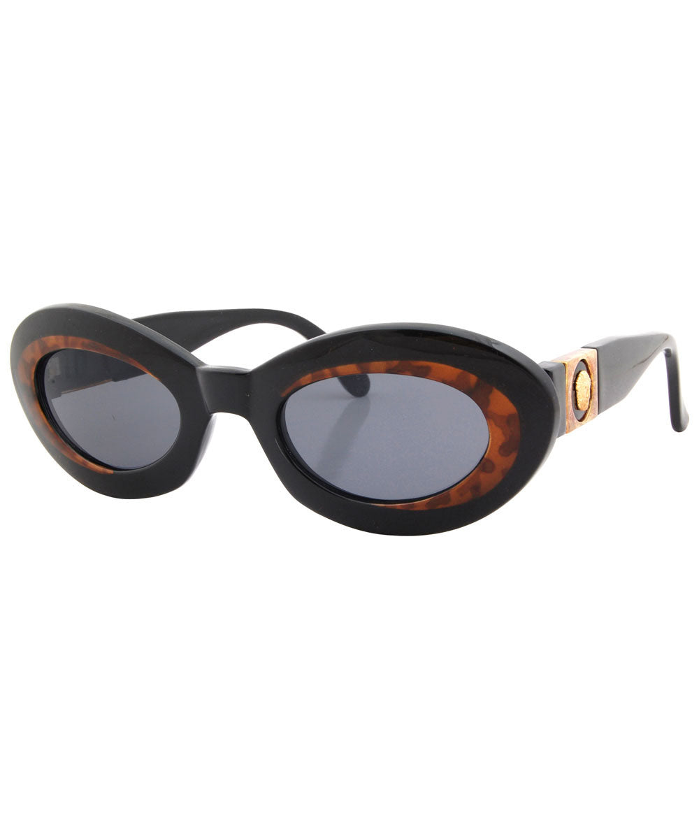 cat-eye sunglasses