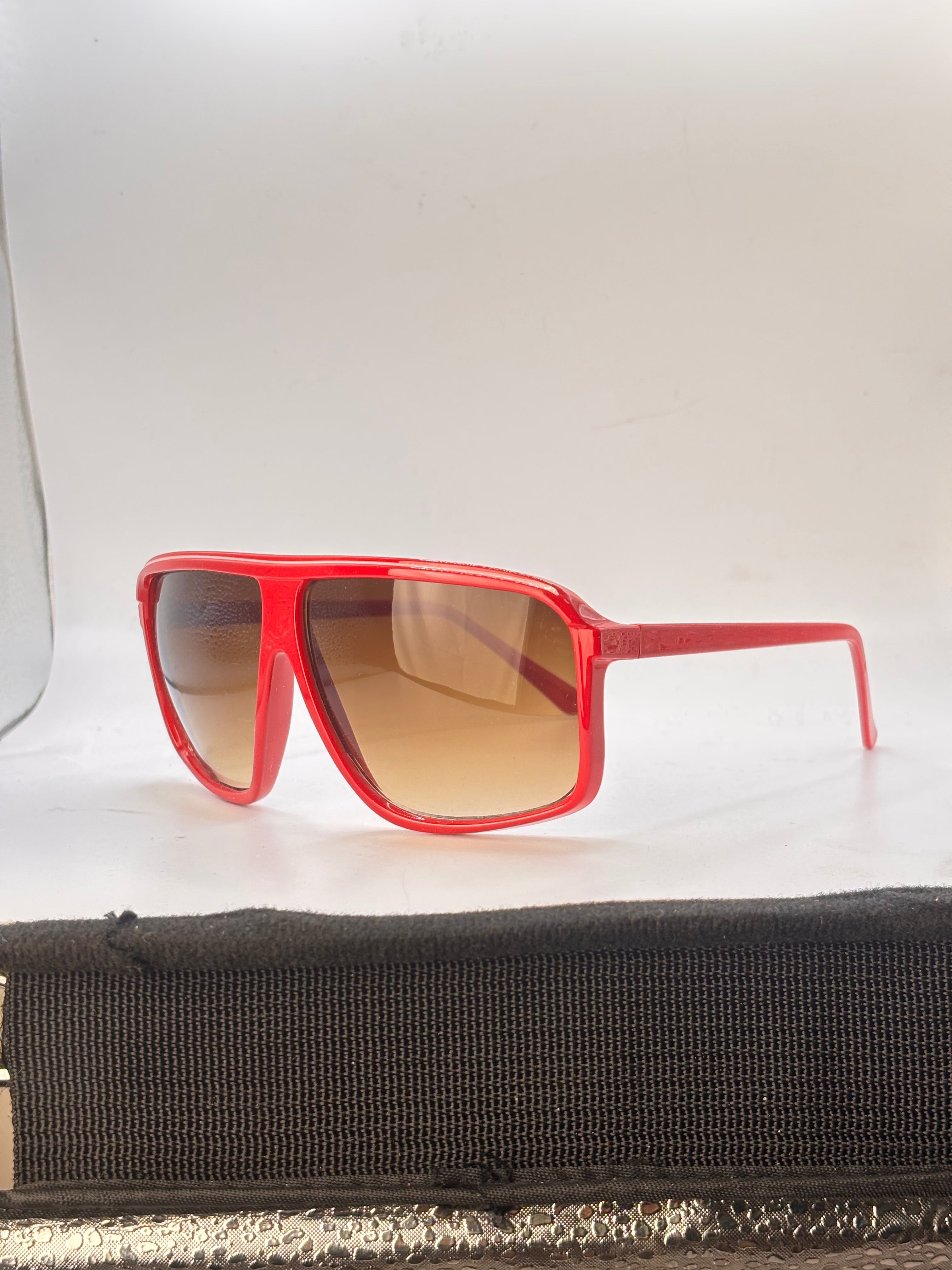 VIBE-Giant Vintage Eyewear