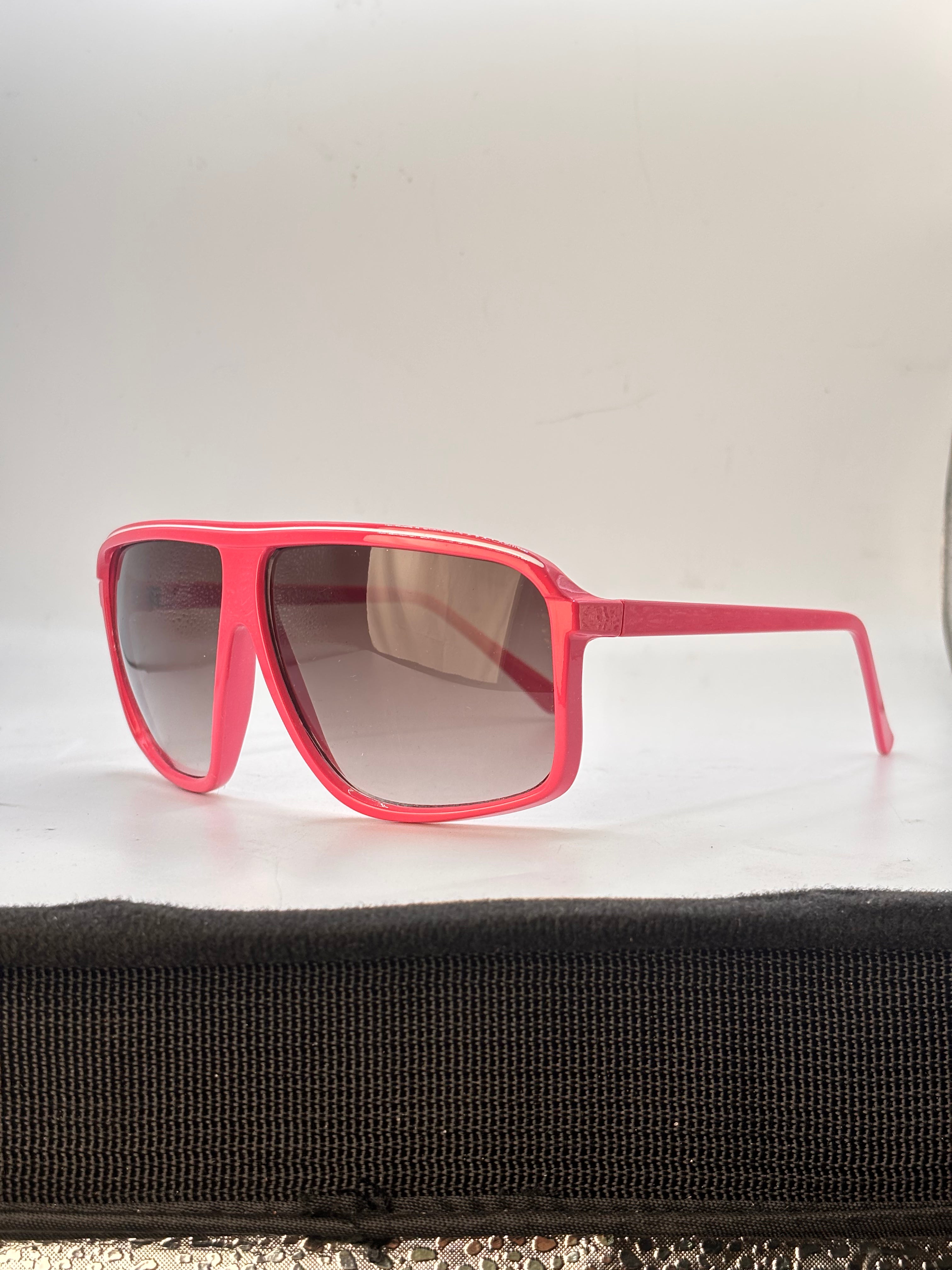 VIBE-Giant Vintage Eyewear