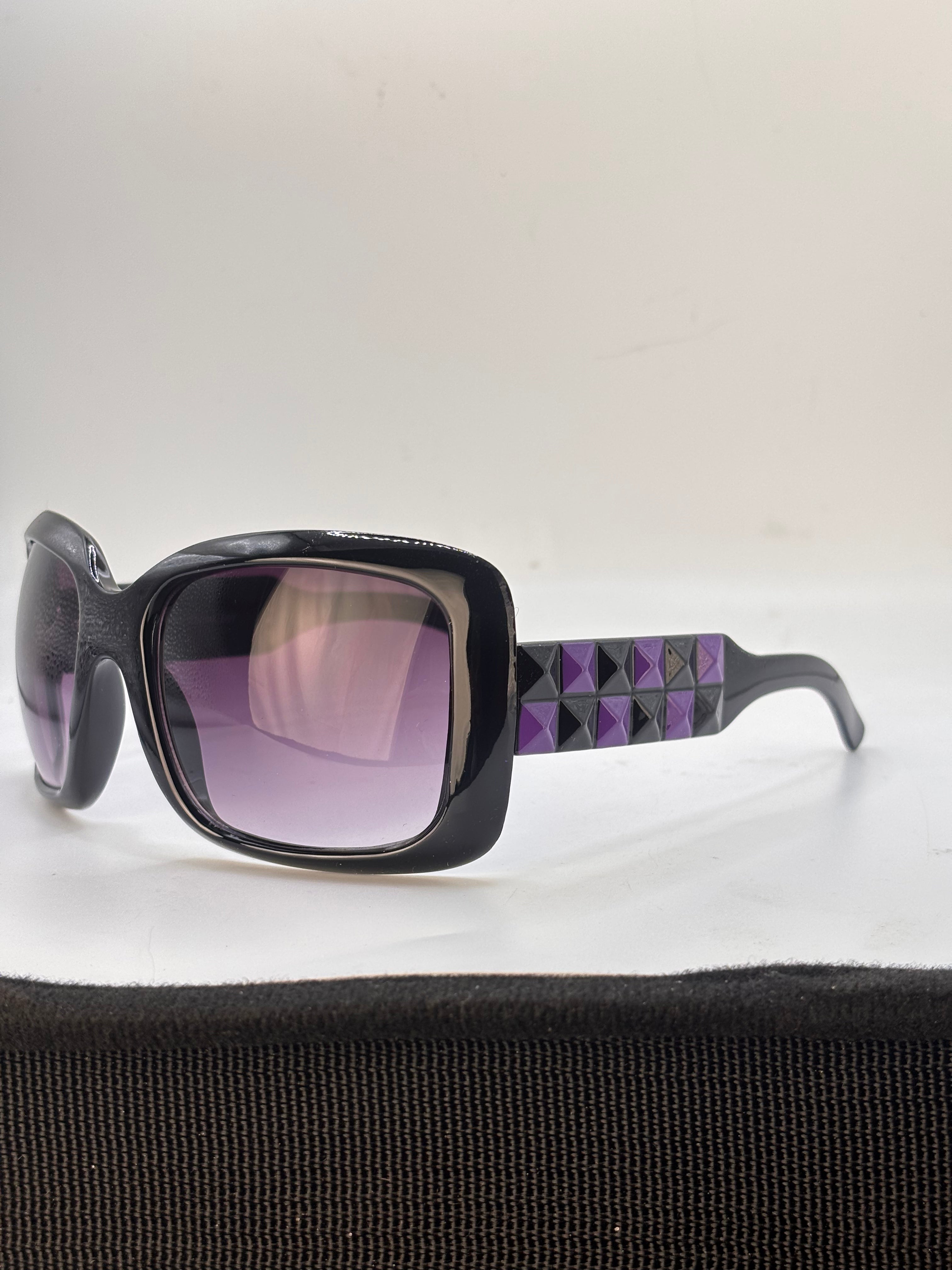 CHECKMATE-Giant Vintage Eyewear