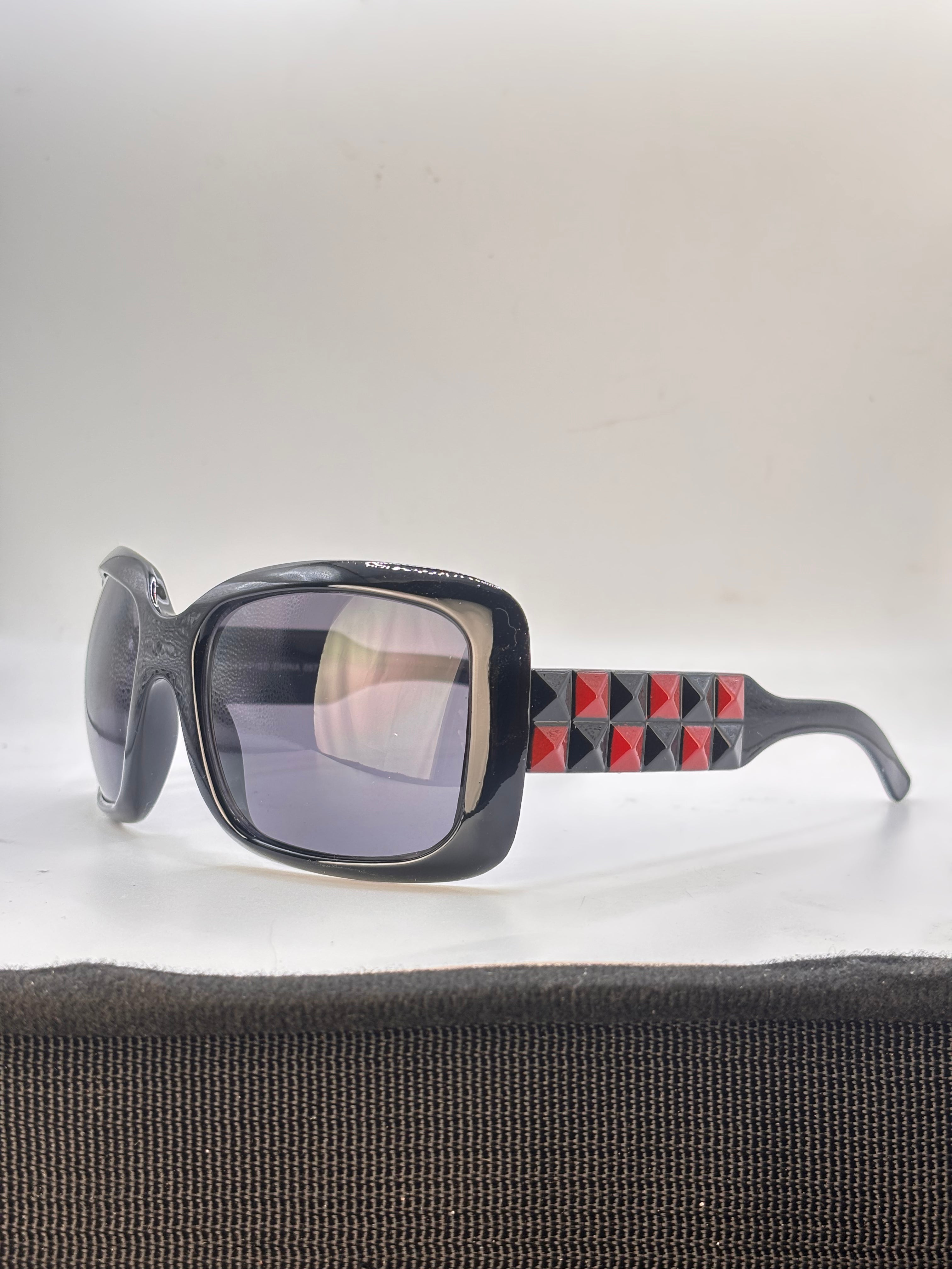 CHECKMATE-Giant Vintage Eyewear