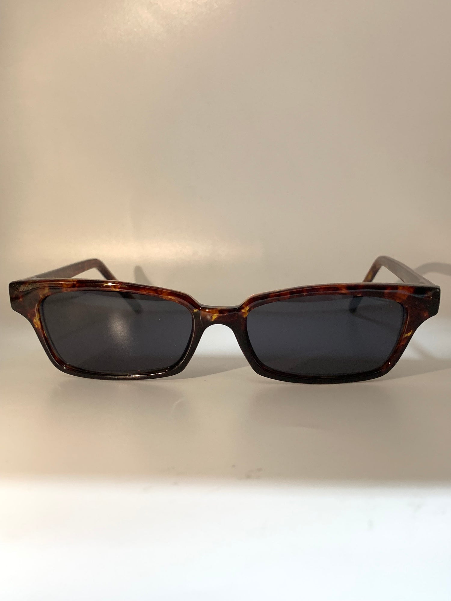 SALEMToast-Giant Vintage Eyewear