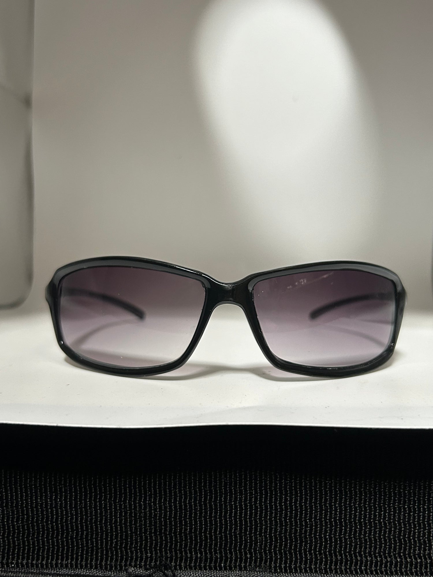 CINDYBlack-Giant Vintage Eyewear
