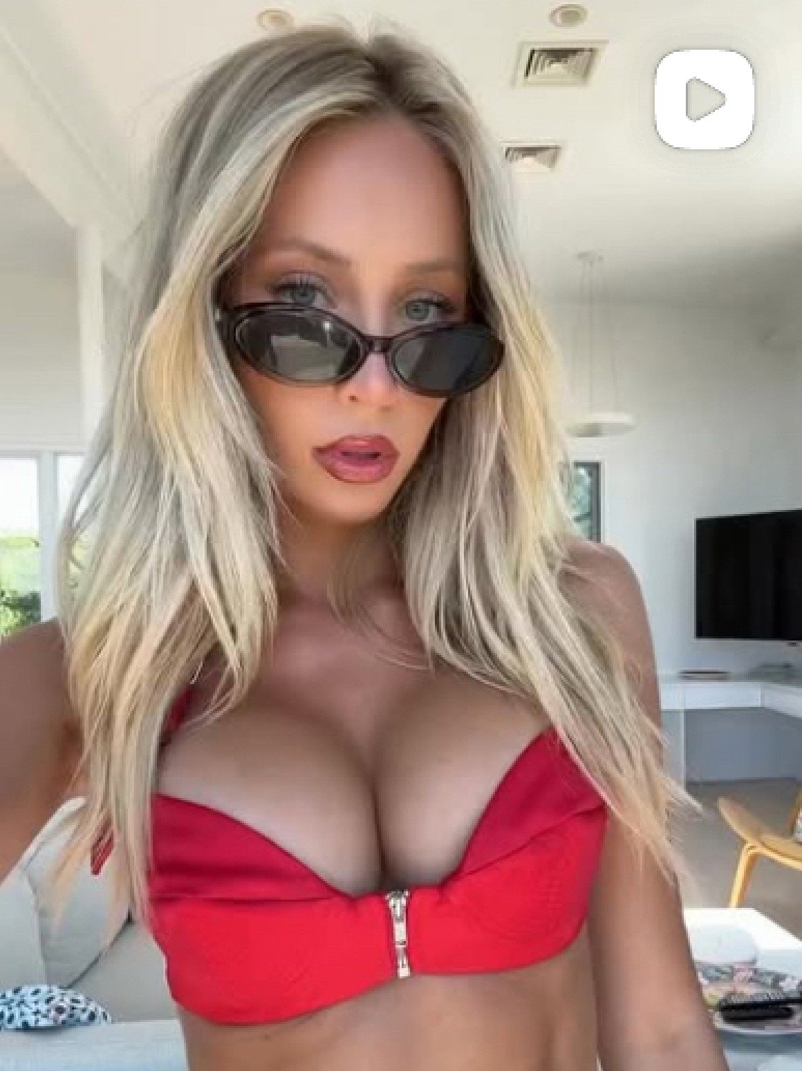 Instagram post showing influencer wearing Giant Vintage sunglasses