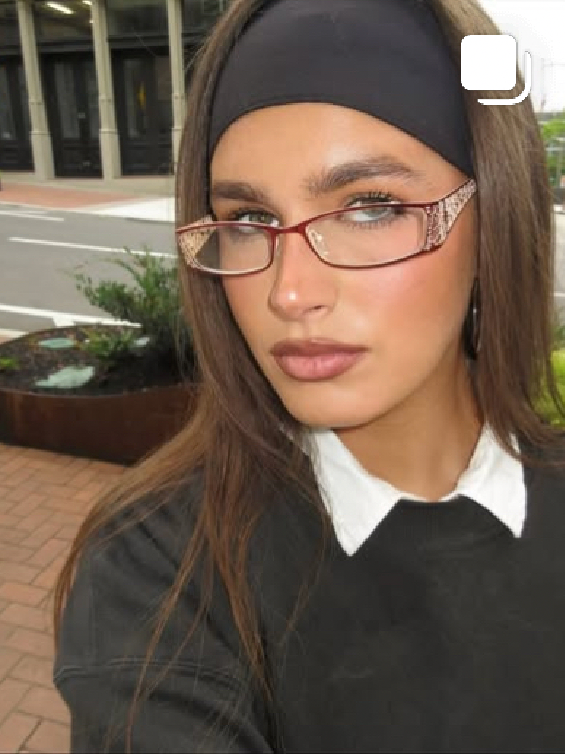 Instagram post showing influencer wearing Giant Vintage sunglasses