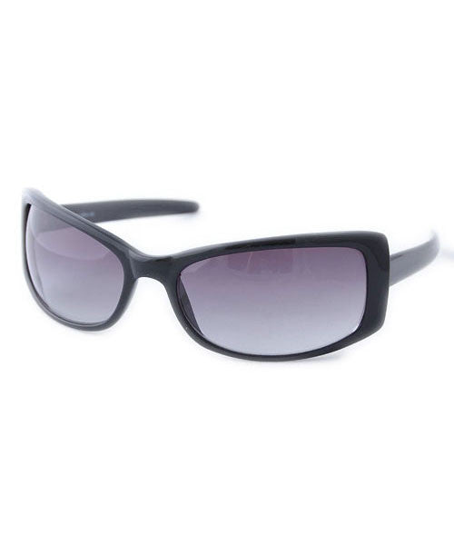 cat-eye sunglasses
