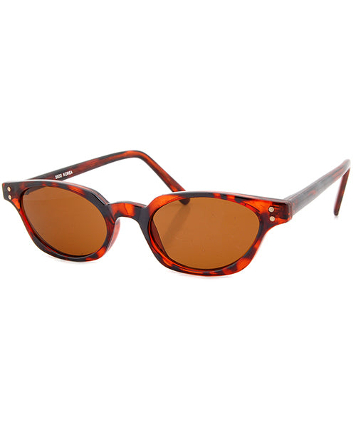 cat-eye sunglasses