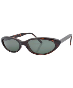 cat-eye sunglasses